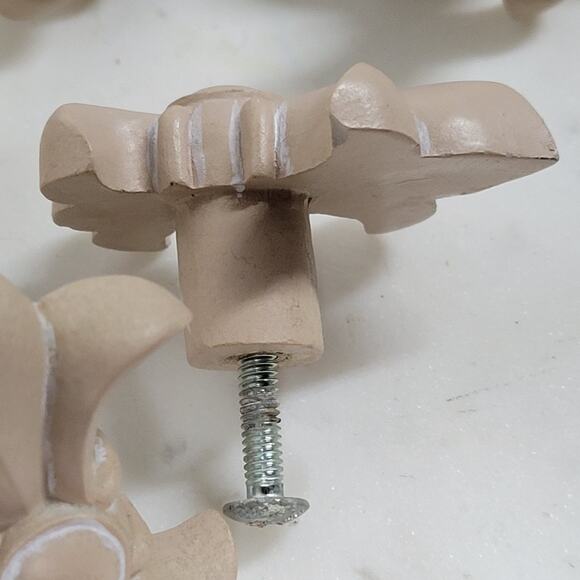 Knob Hill Fleur De Lis Cabinet Knobs Beige Decorative Drawer Pulls, Set of 16 - Picture 6 of 16